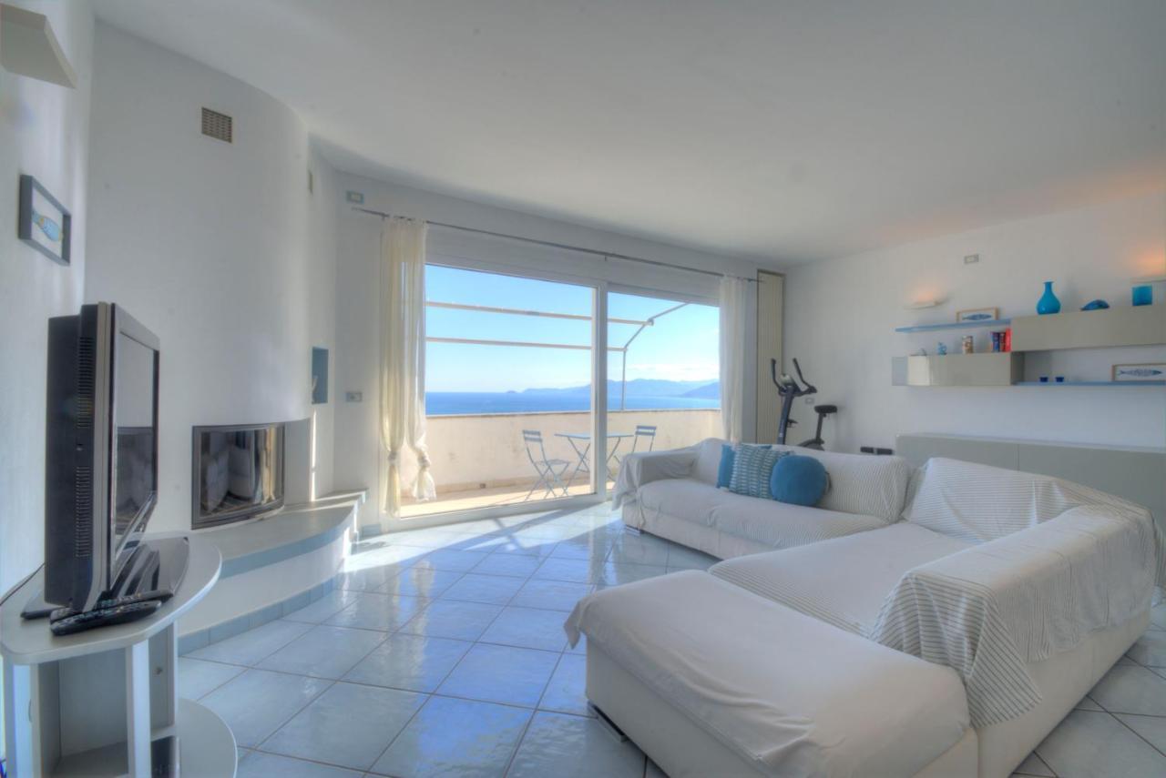 בורג'ו ורצי Villa Ischia Attico Sul Mare A Verezzi מראה חיצוני תמונה